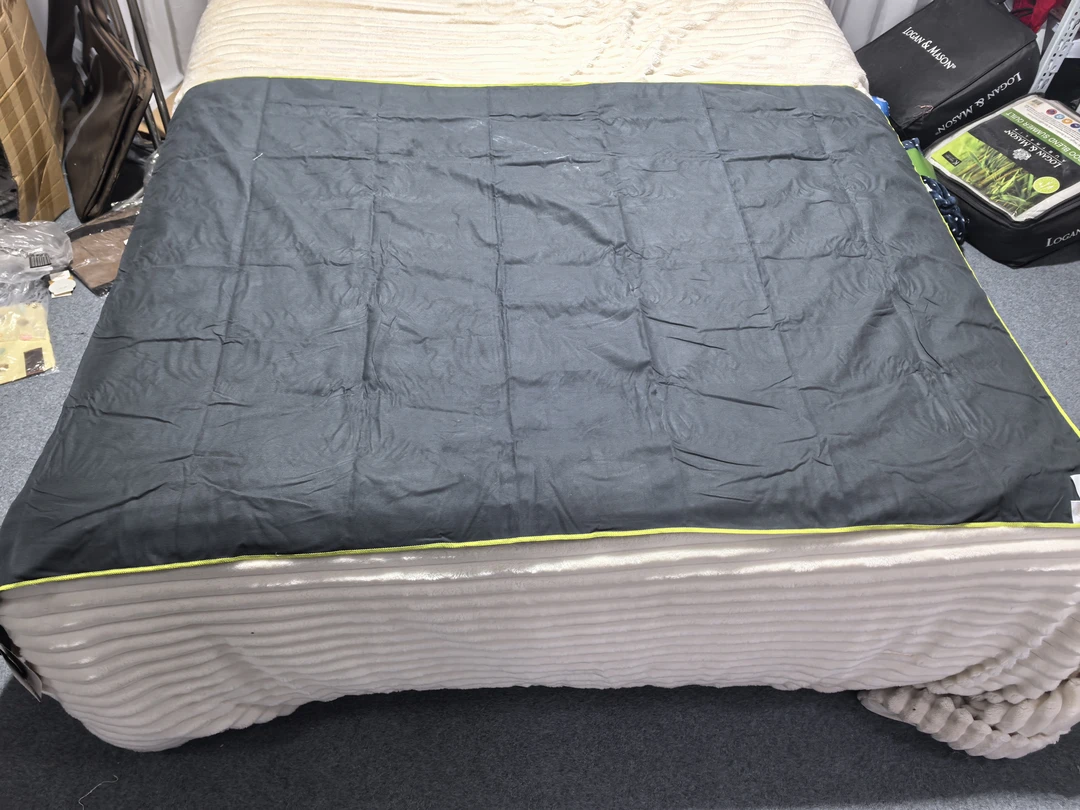 小华约110*175航空毯发2条