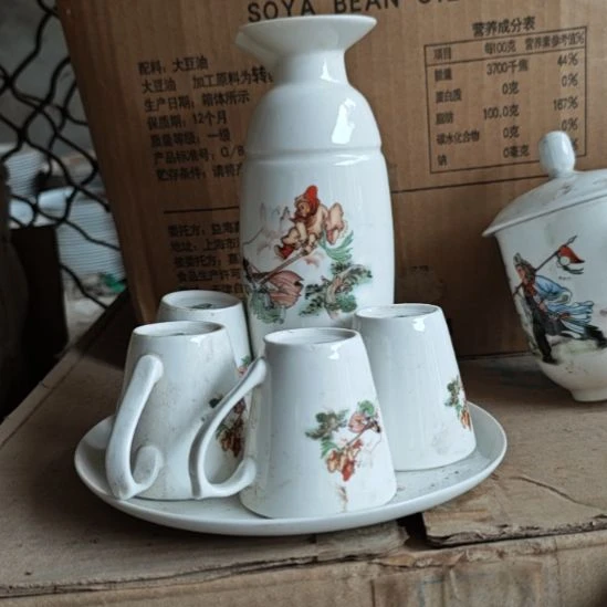 库存微瑕三打白骨精酒壶一套