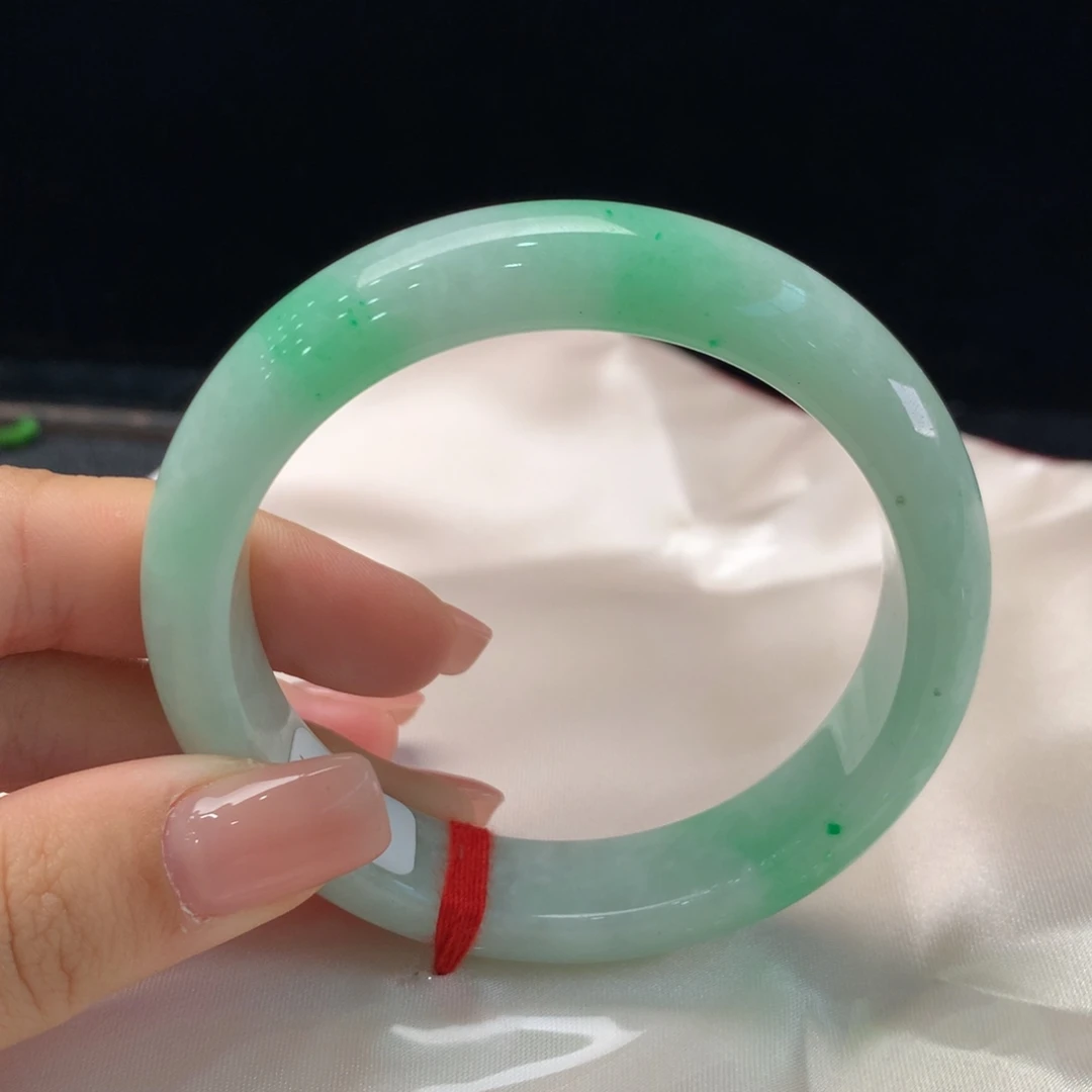 翡翠未镶嵌手镯缅甸A货翡翠 种水阳绿55 56