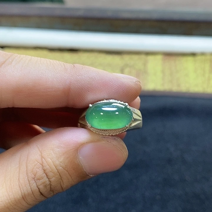 未镶嵌定制翡翠翡翠绿戒