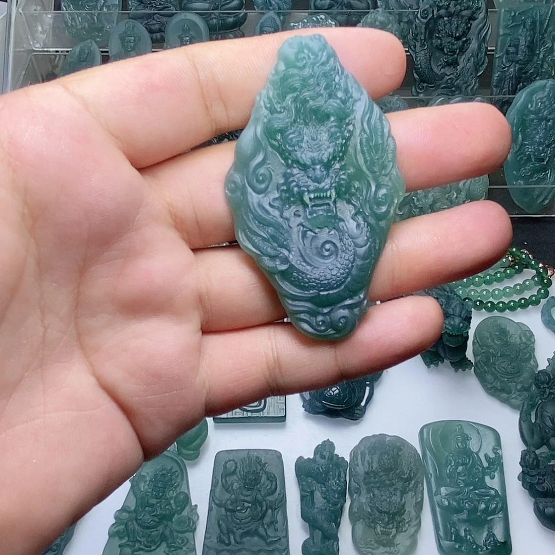 未镶嵌定制翡翠龙牌
