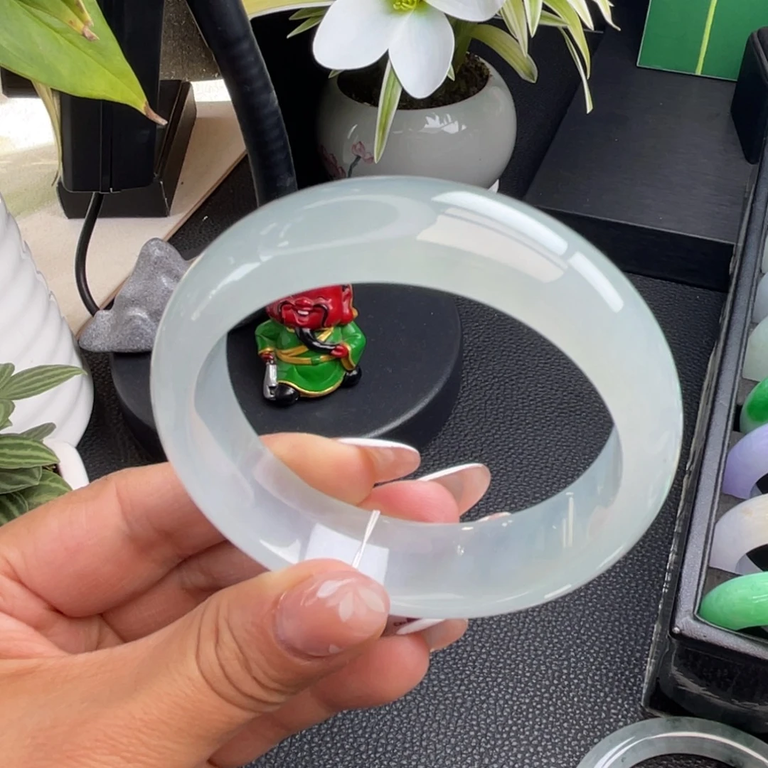 翡翠未镶嵌手镯冰胶蓝底57轮胎正圈