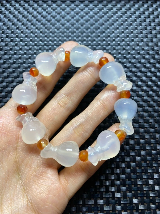 天然玛瑙。小钱袋手串