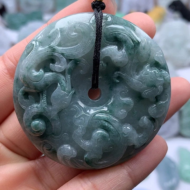 翡翠未镶嵌颈饰龙凤呈祥扣两面工艺