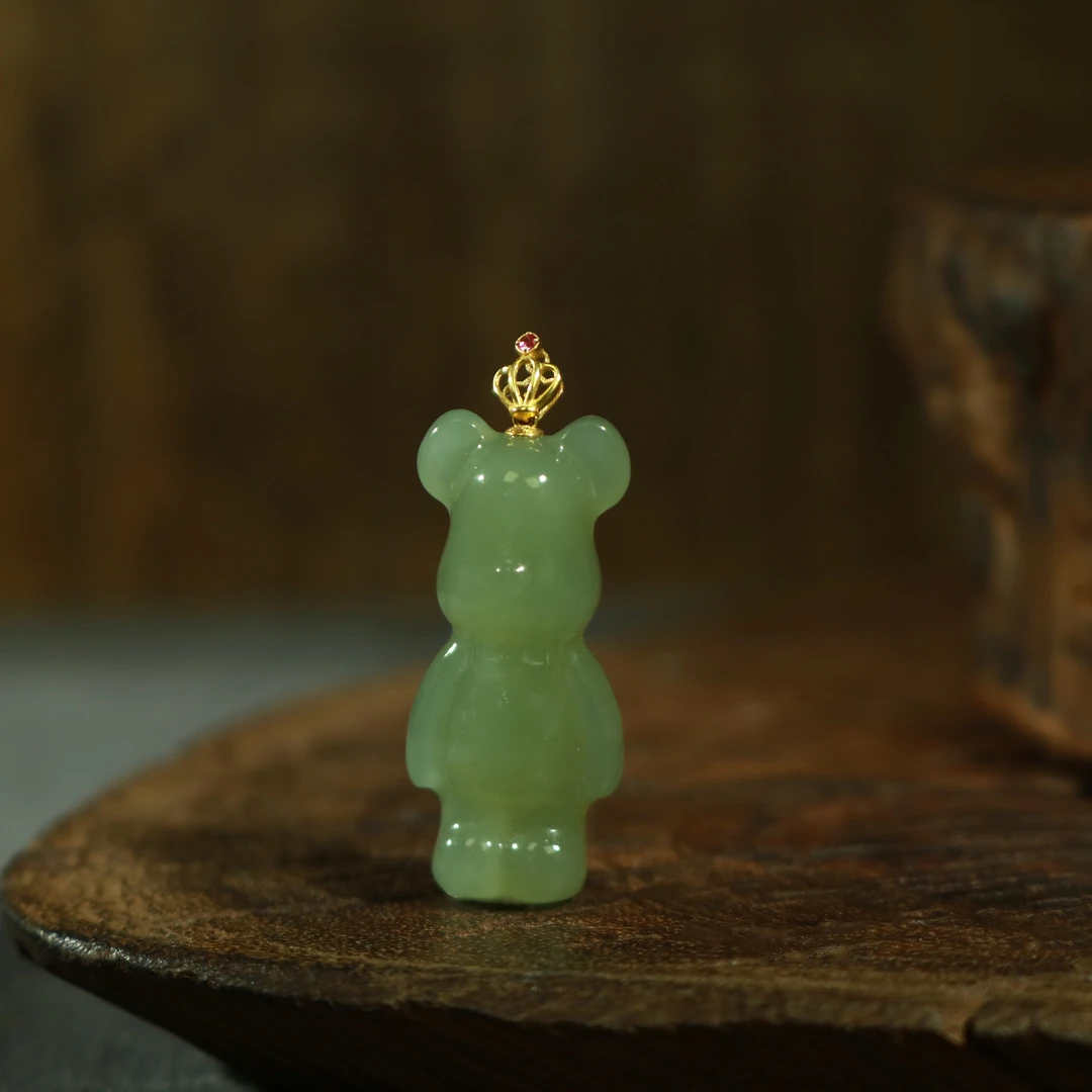凰一品 和田玉晴水熊吊坠18k