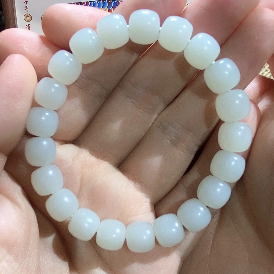 擂***糊颈饰未镶嵌和田玉
