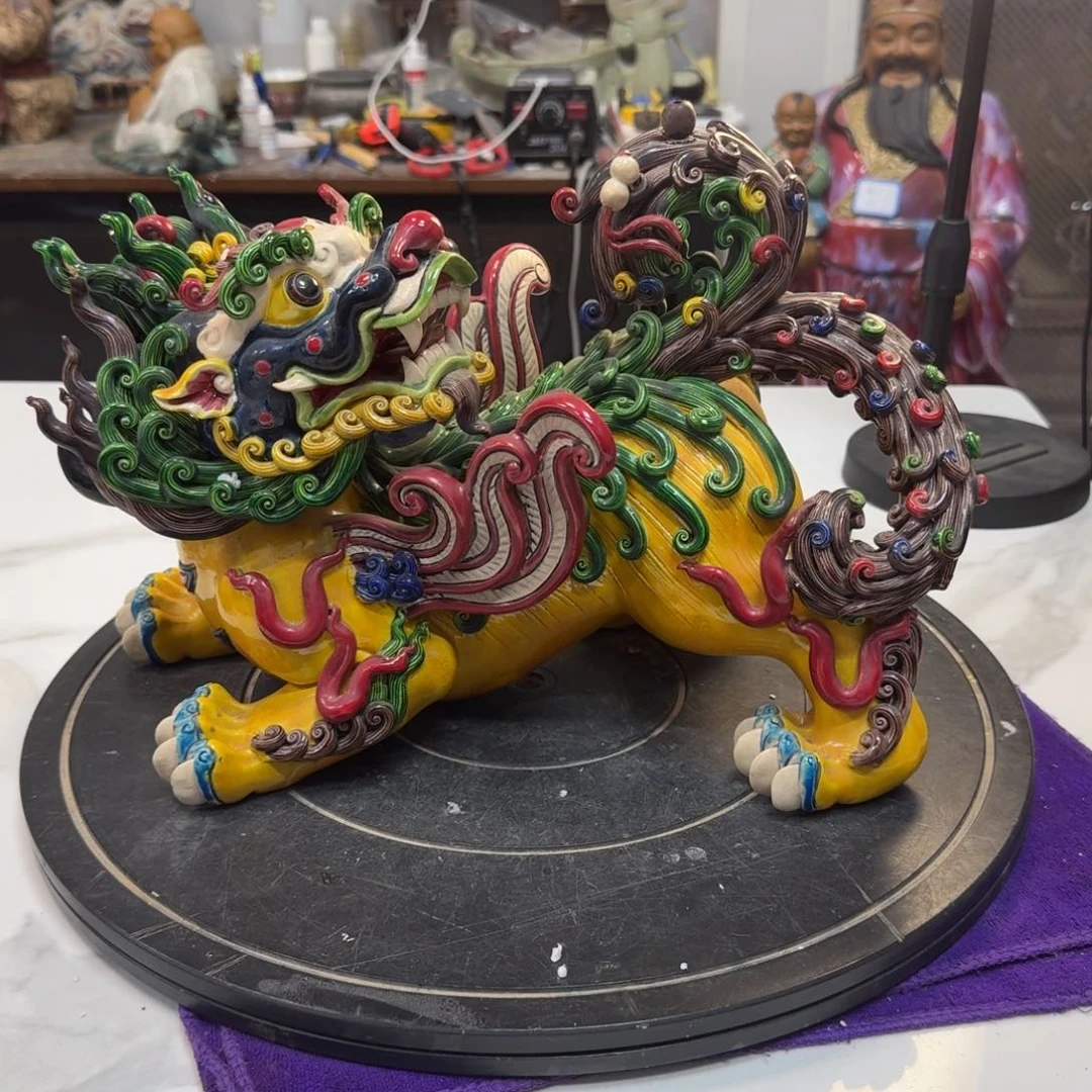 红***典石湾窑陶瓷摆件有瑕