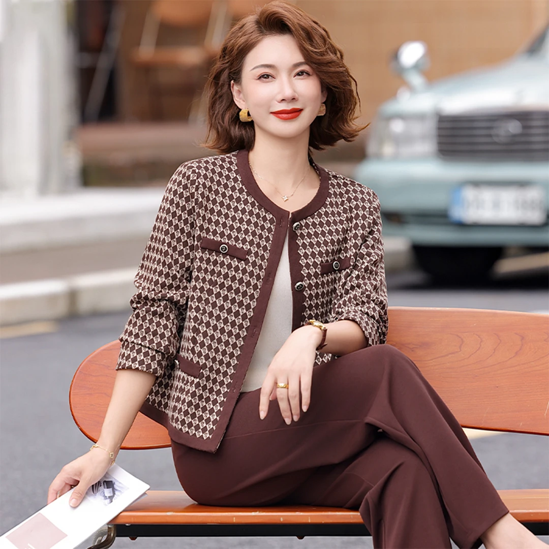 妈妈端庄大气套装气质小香风秋装外套中老年女春秋短款上衣阔太太