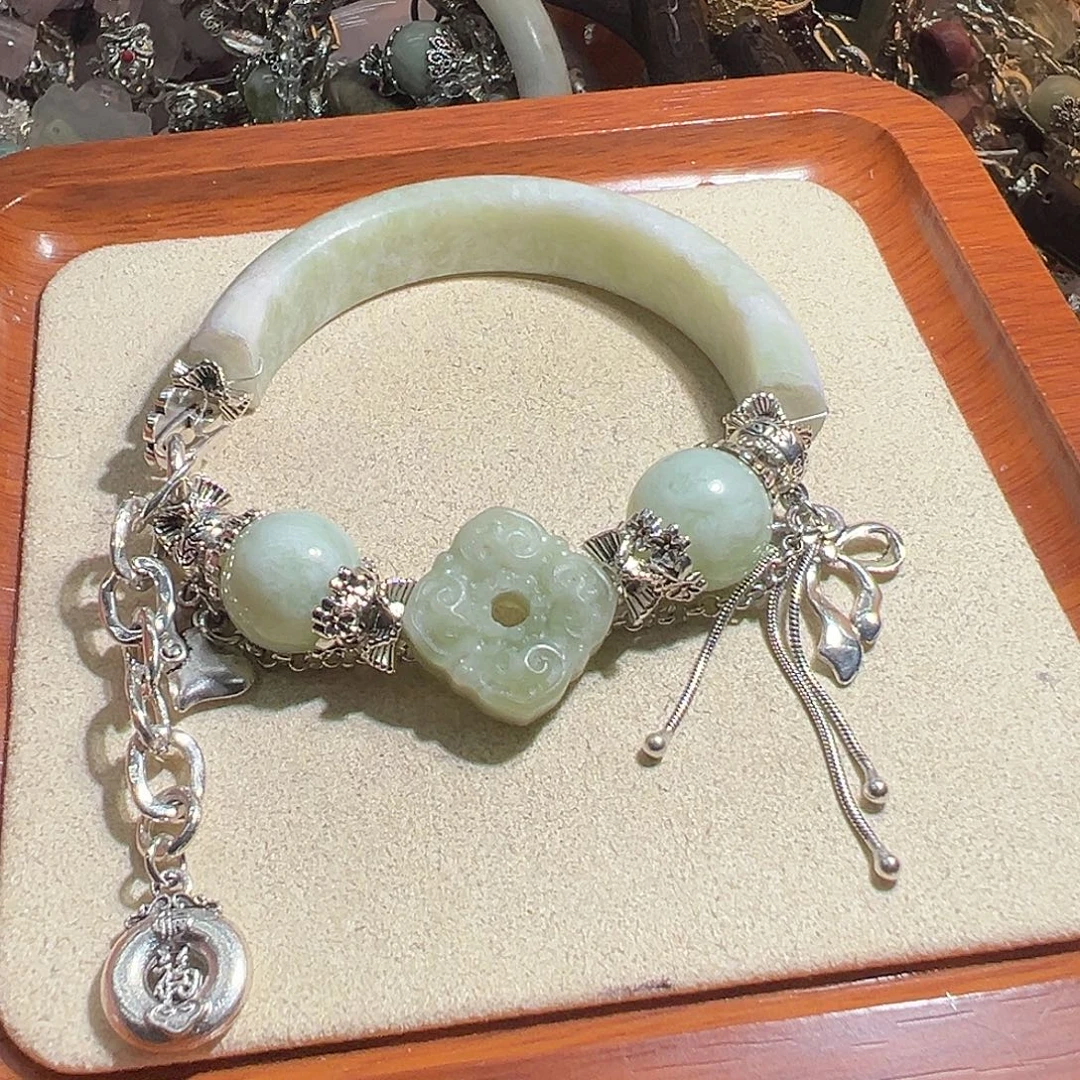 未镶嵌水晶手链水晶手链