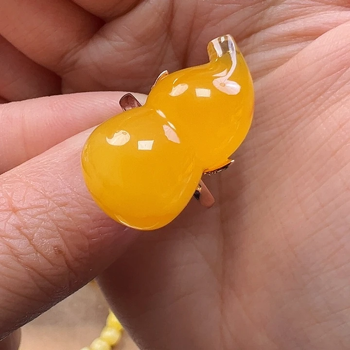 蜜蜡未镶嵌珠宝奇石