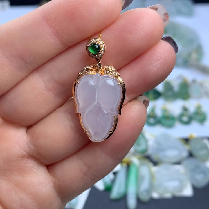 翡翠颈饰未镶嵌翡翠