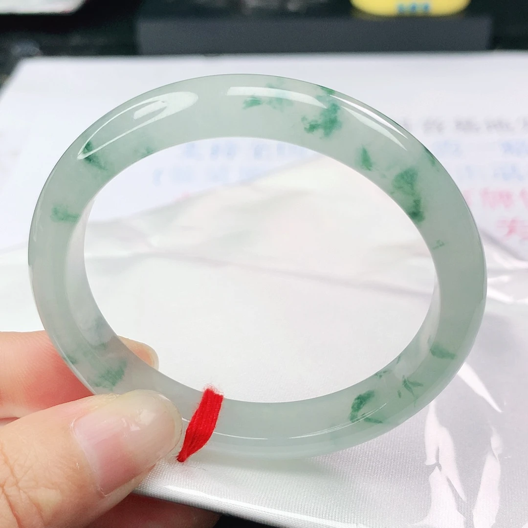 翡翠未镶嵌手镯（贵妃镯）