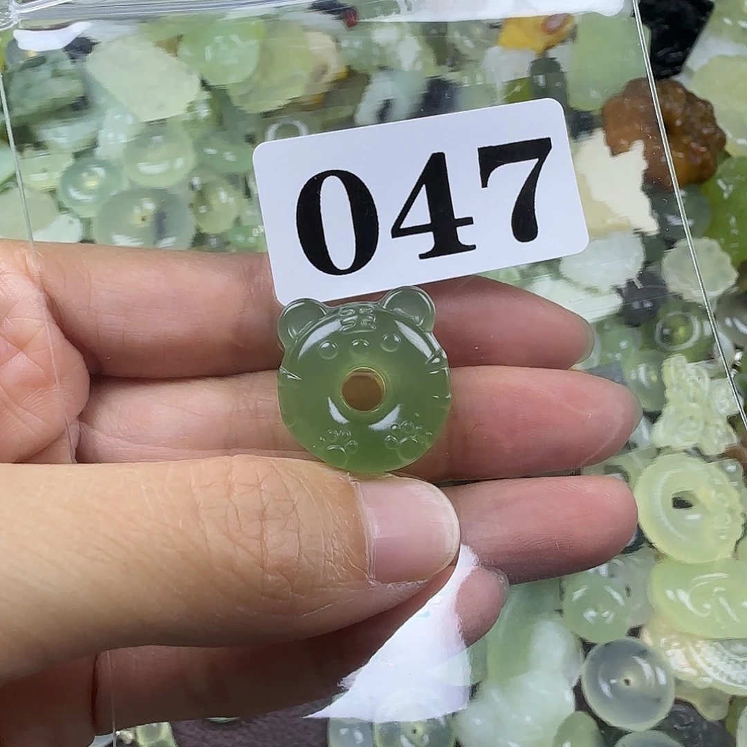 蛇纹石玉未镶嵌岫玉吊坠