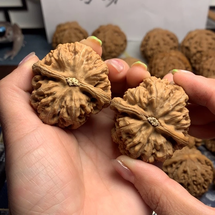 吊坠文玩核桃深*粗筋