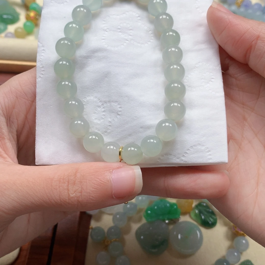 翡翠未镶嵌颈饰是