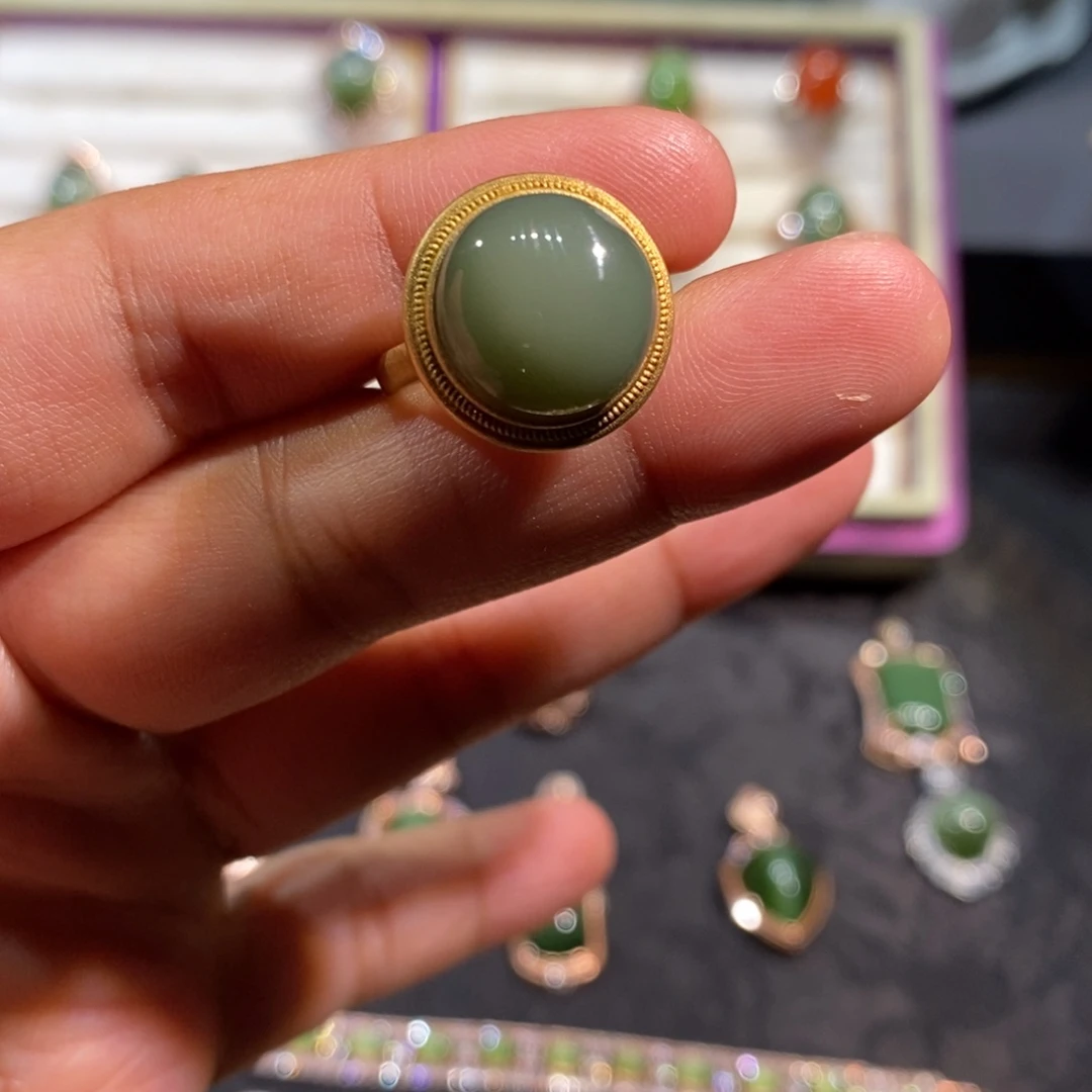 和田玉（碧玉）颈饰银S925镀金镶嵌1*。