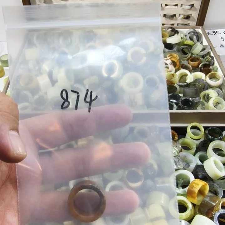 U****蛇纹石玉未镶嵌戒圈