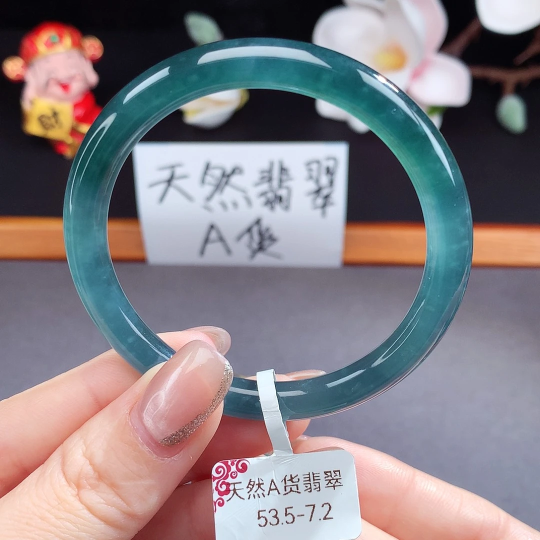 翡翠手镯（圆镯）未镶嵌