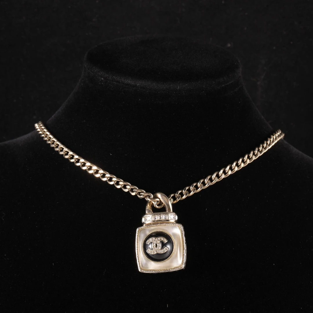 95新 Chanel/香奈儿 【活动黑黑】 22C 手工坊系列 双C锁头