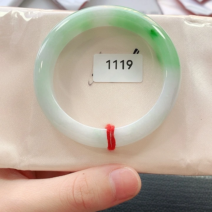 翡翠手镯未镶嵌天然翡翠手镯