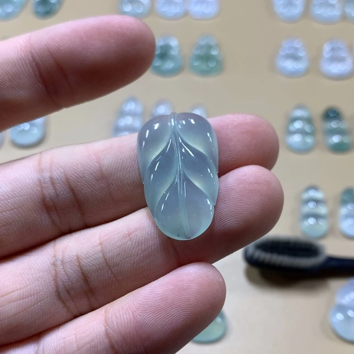 翡翠未镶嵌吊坠(不含链)翡翠吊坠