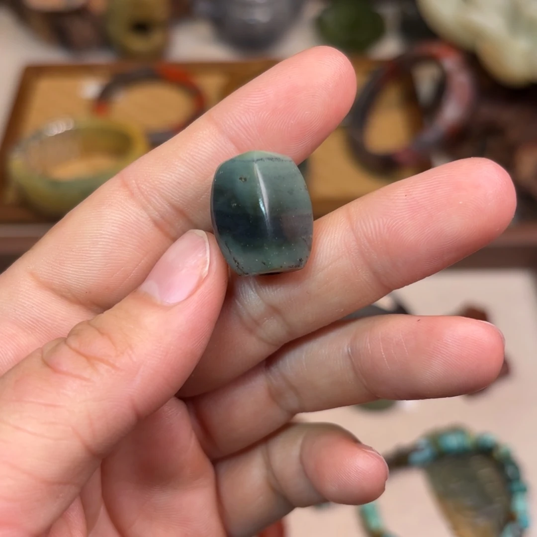 岫岩河磨玉（透闪石质玉）颈饰未镶嵌