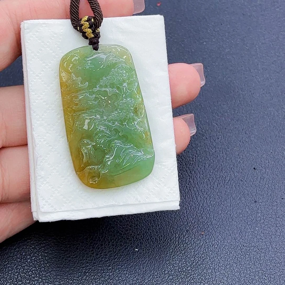 翡翠未镶嵌颈饰精品•山水牌吊坠