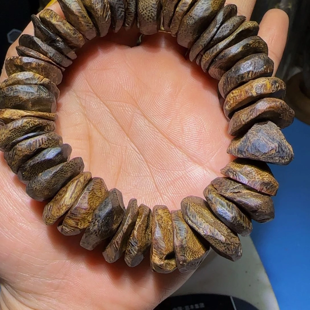 沉香手把件降***爷沉香奇楠母树陆河树结包头串47克