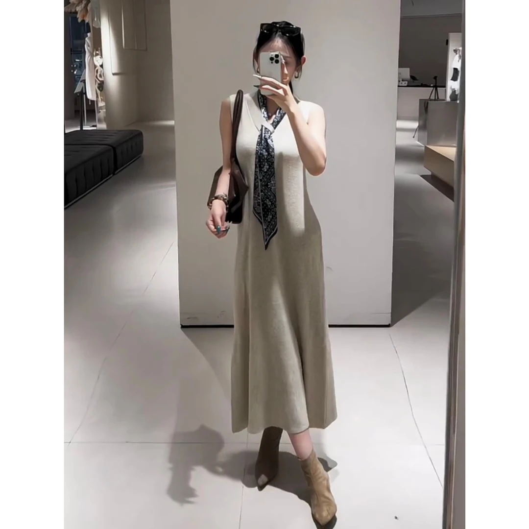 2025韩版简约赫本风丝带毛衣裙百搭针织连衣裙法式显瘦收腰网红