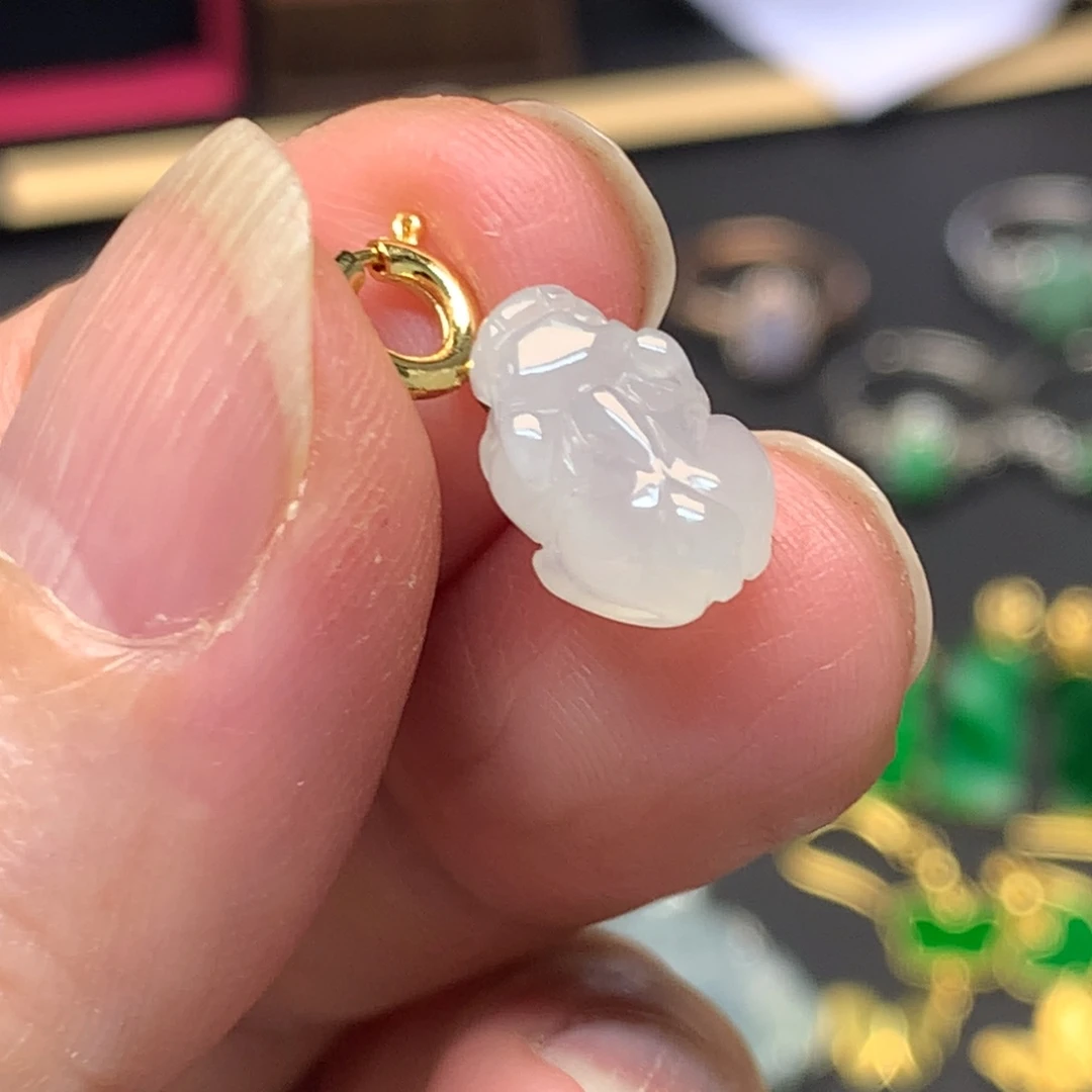 翡翠未镶嵌颈饰有纹裂