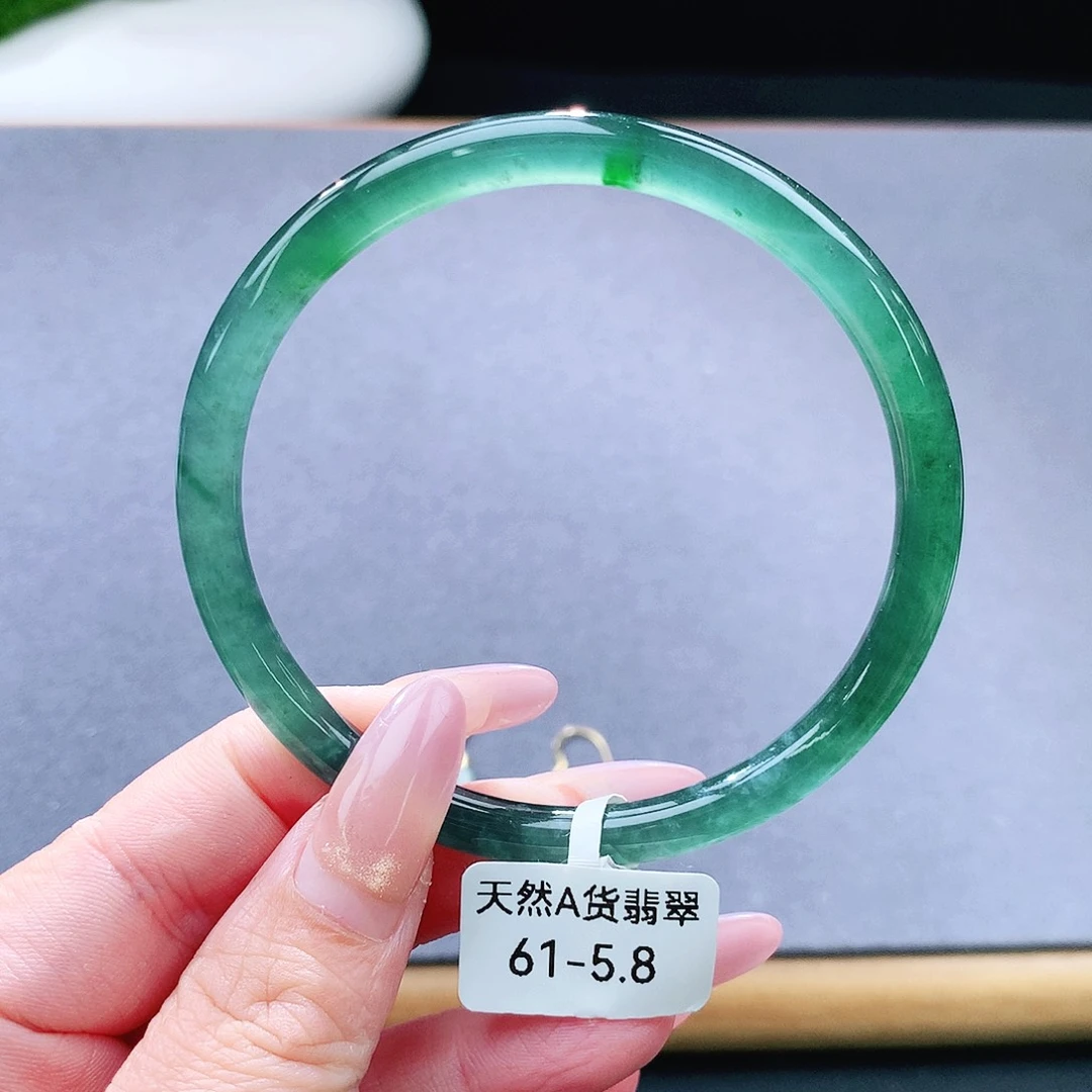 未镶嵌手镯（圆镯）翡翠