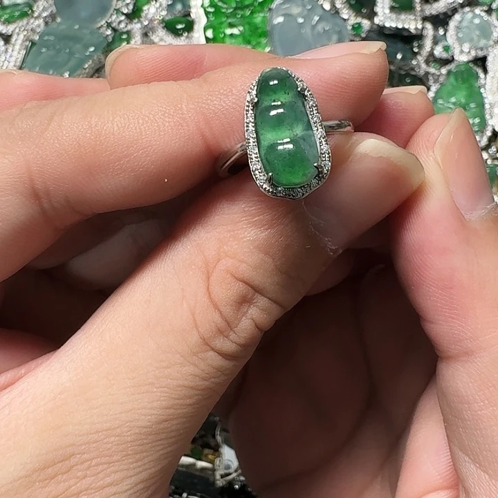 翡翠未镶嵌颈饰天然A货翡翠放漏