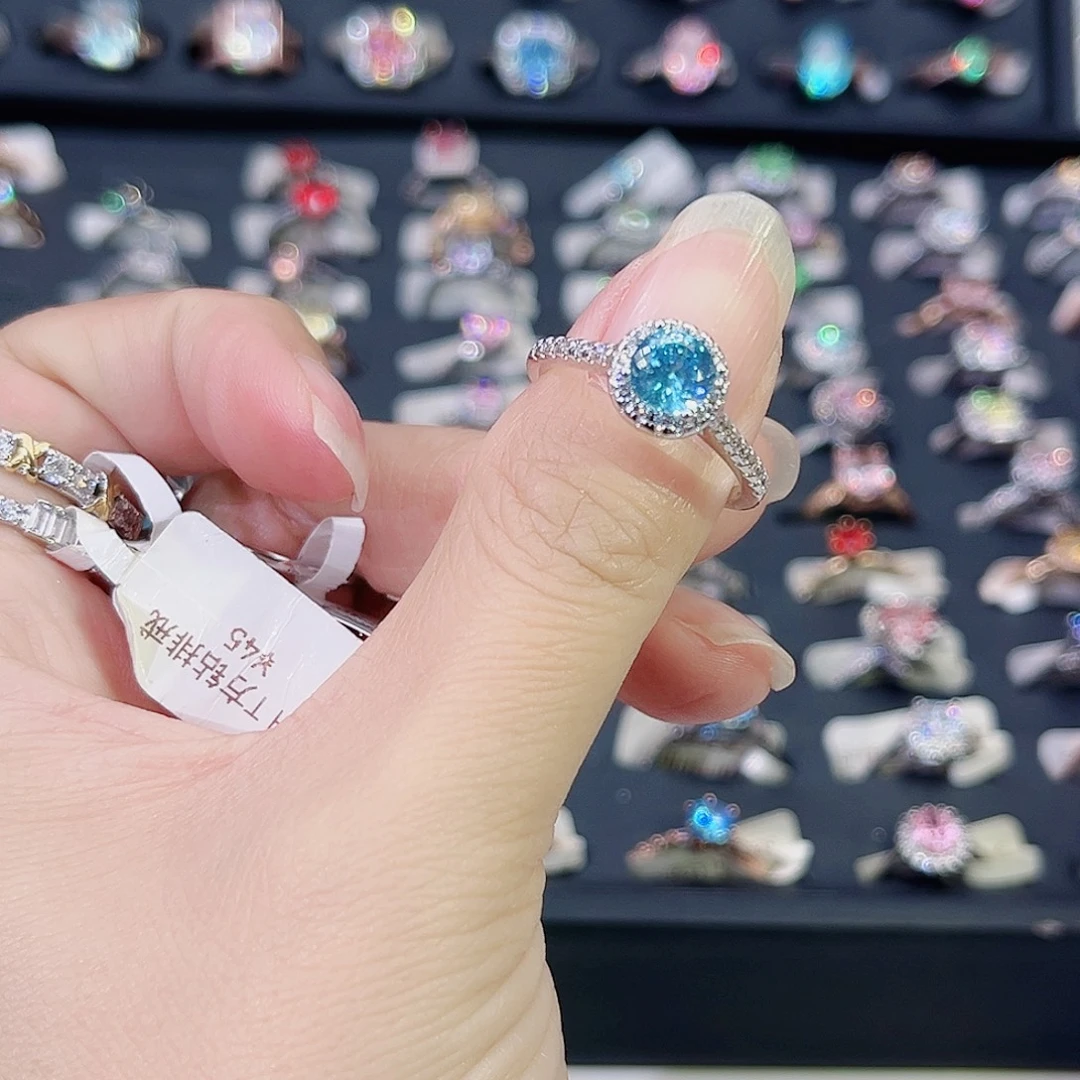 莫桑石非金属SHＫ白微镶圆包一卡蓝钻-14