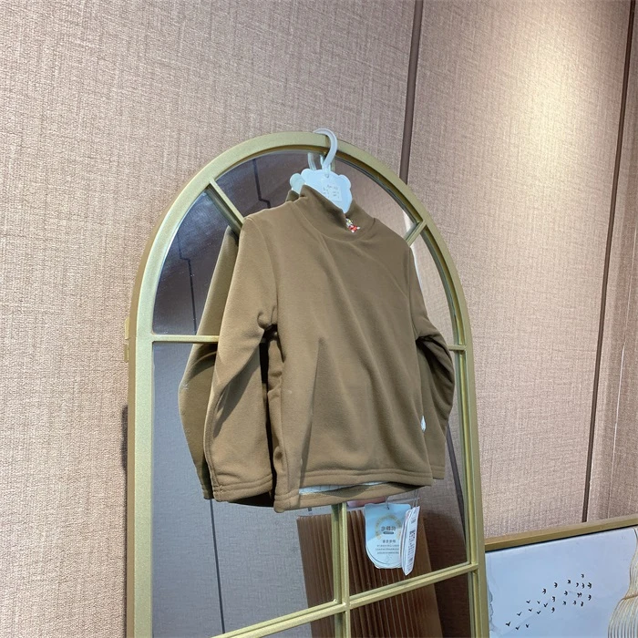 AM233   宝宝咖色半高领厚打底衫