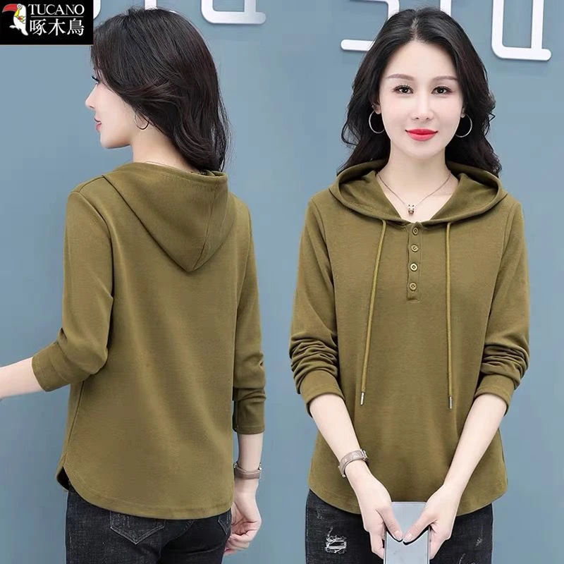 啄木鸟正品新款中年减龄宽松显瘦上衣春秋纯色简约通勤连帽卫衣女
