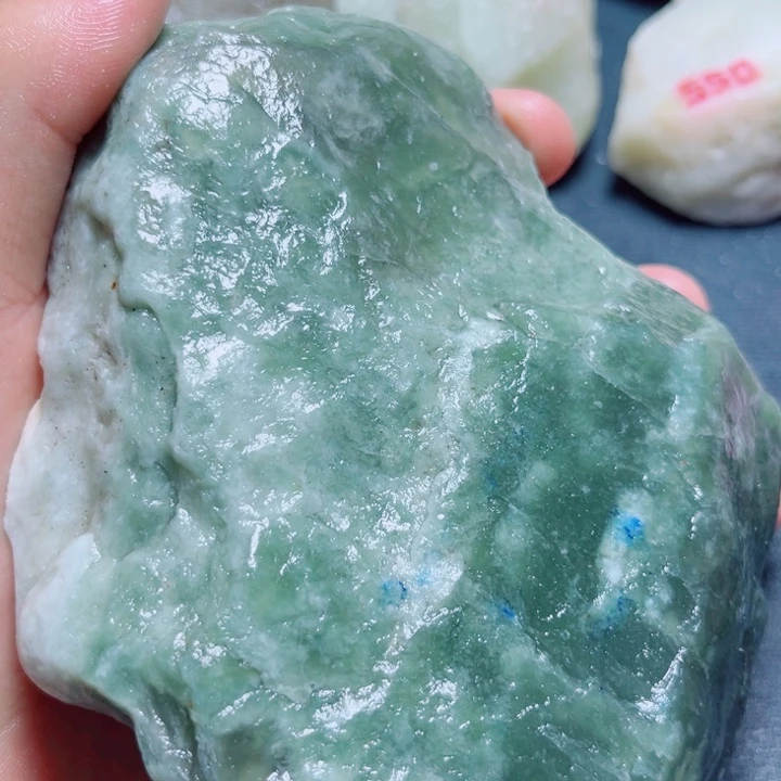 和田玉（糖玉）未镶嵌珠宝奇石