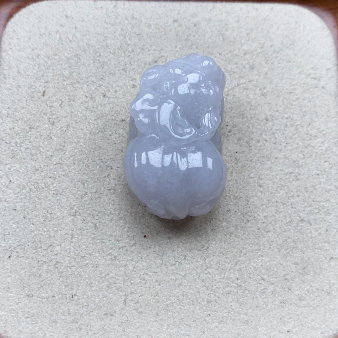 翡翠未镶嵌颈饰如意貔貅