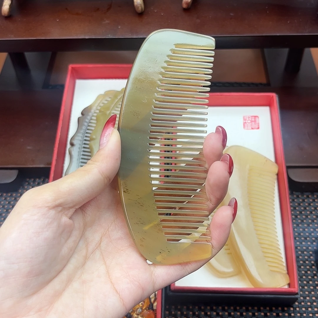 纯手工制作纯牛角梳子