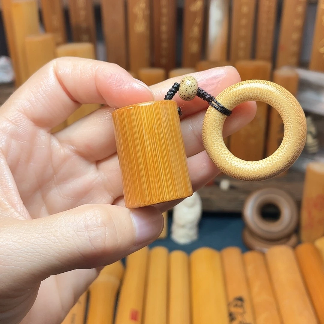 竹精品红皮小吊坠