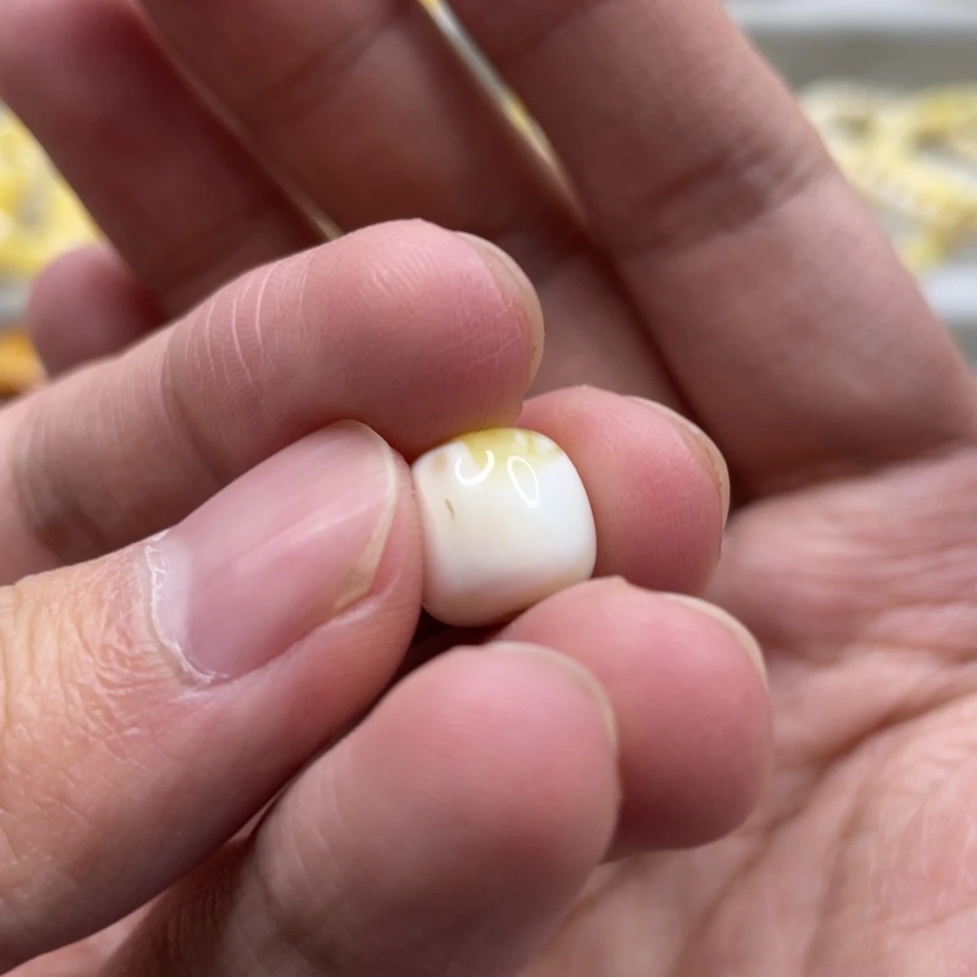 琥珀未镶嵌裸石微花粉10+