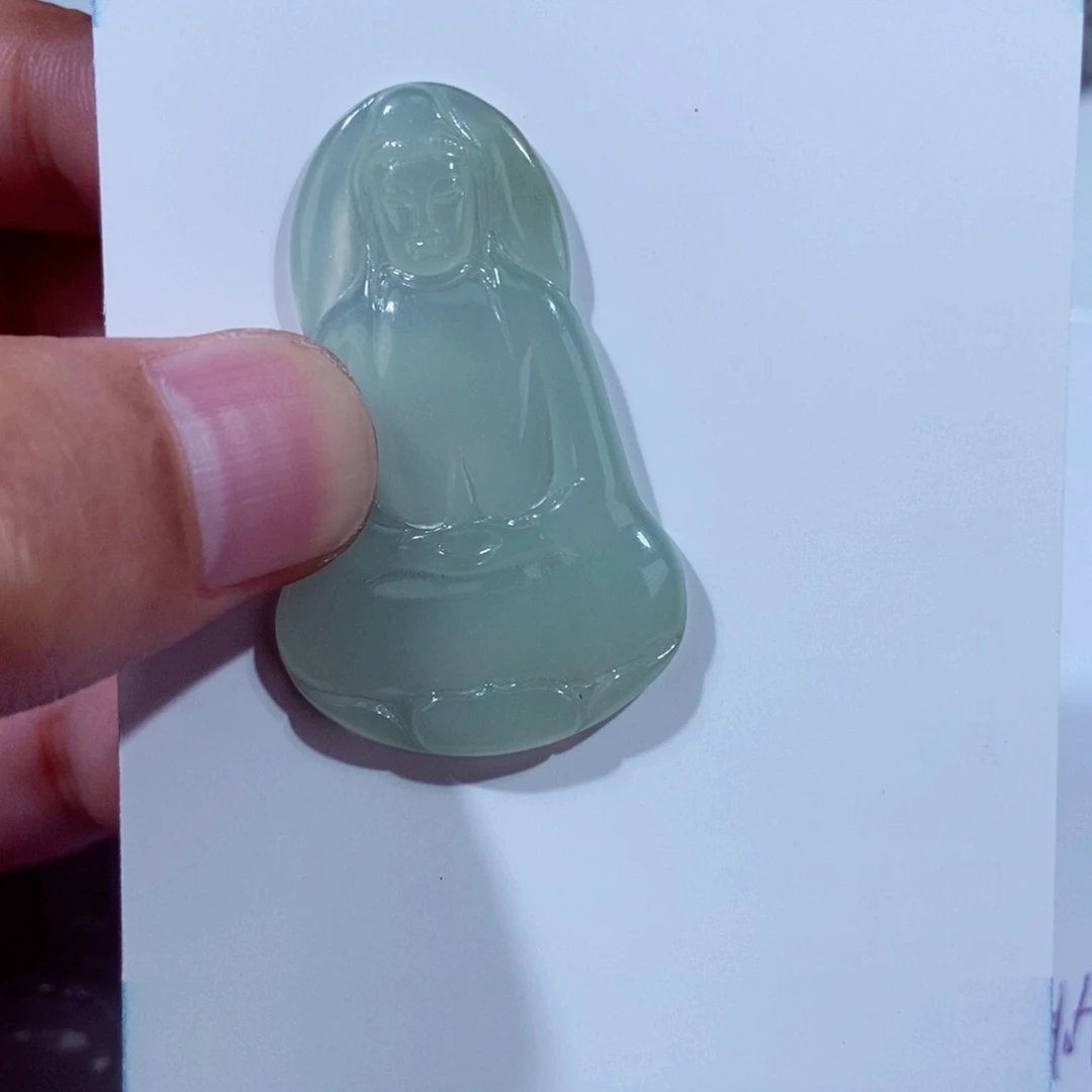 翡翠未镶嵌颈饰浅*