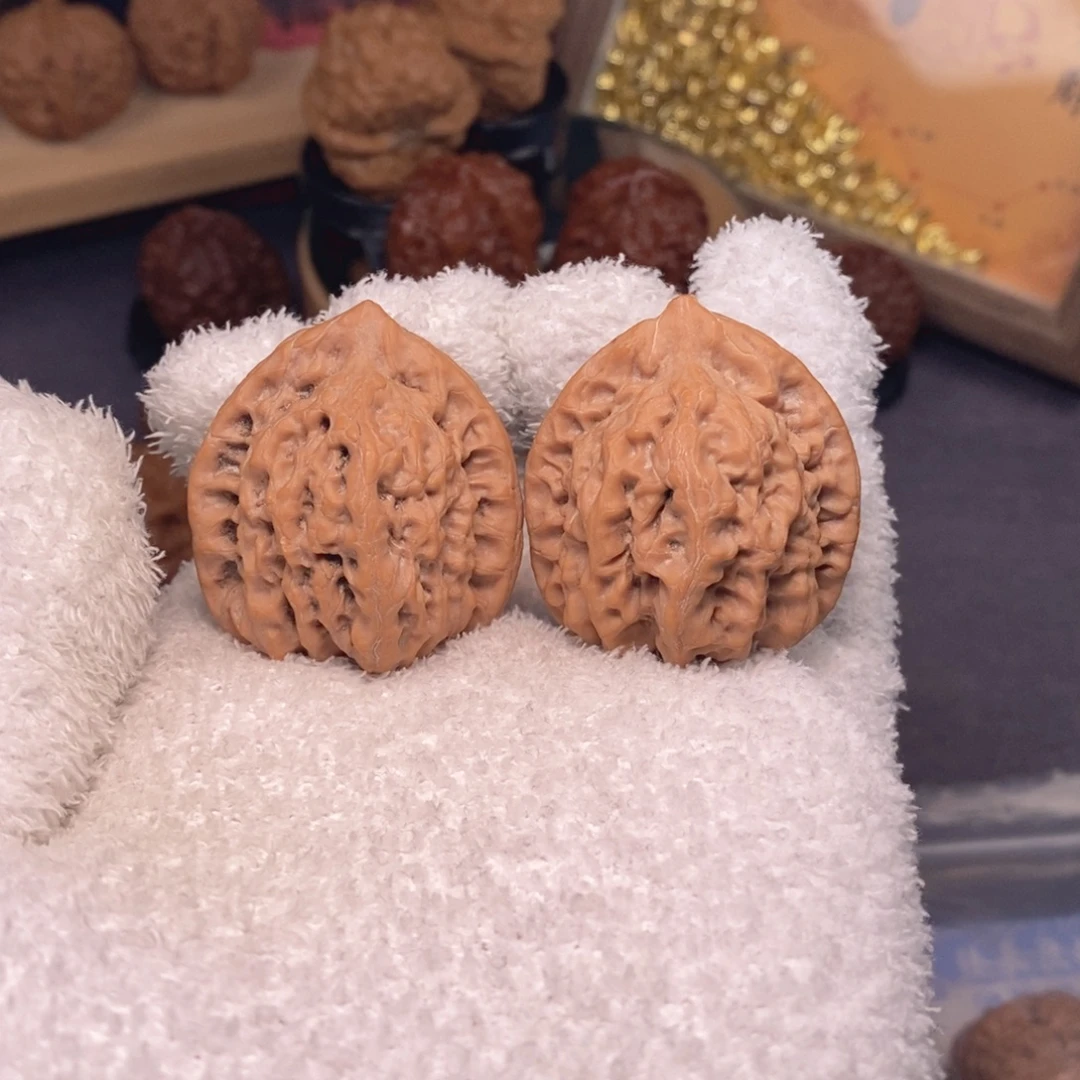 文玩核桃把件走色漂亮系列36尺挂月峰佛肚