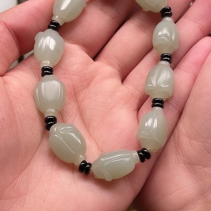 吴***…和田玉未镶嵌挂件