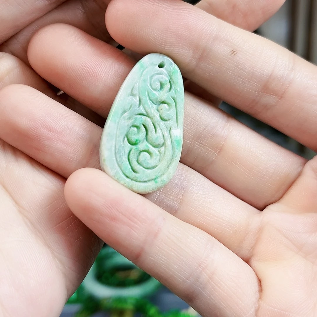 翡翠颈饰未镶嵌吊坠