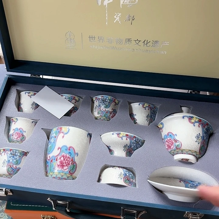 孤品茶具套装等。