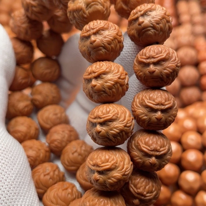 猴头核桃吊坠时**客斗战胜佛