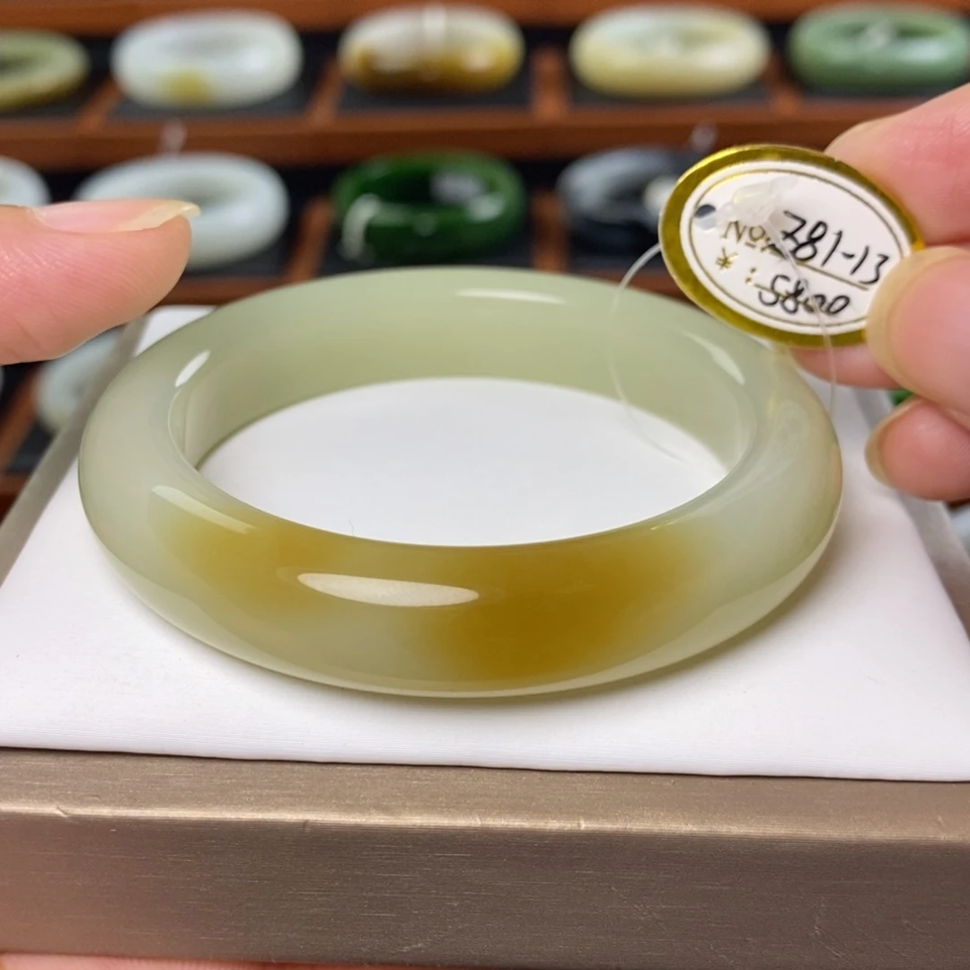 未镶嵌手镯和田玉（糖玉）