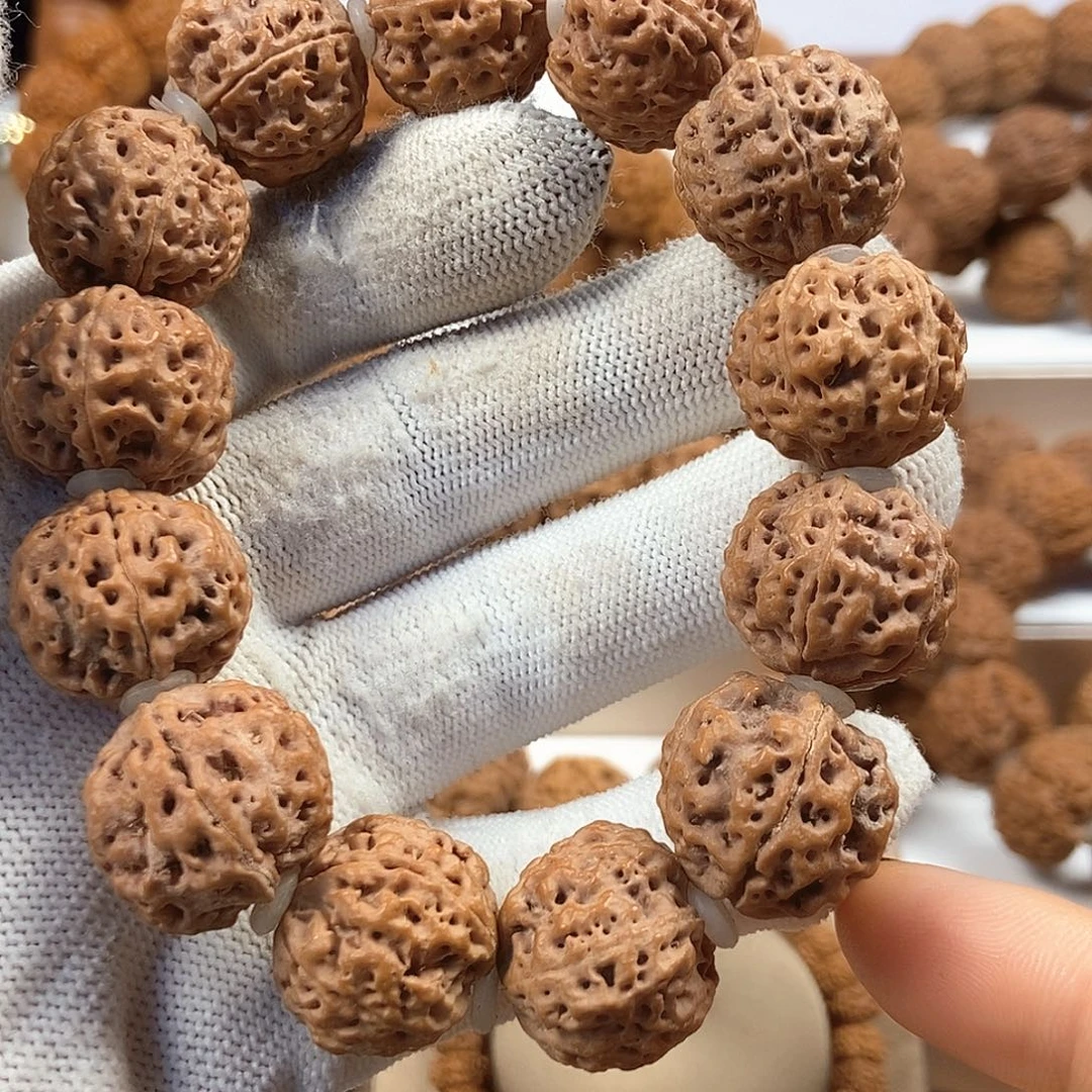 吊坠金刚菩提蜂王梅花