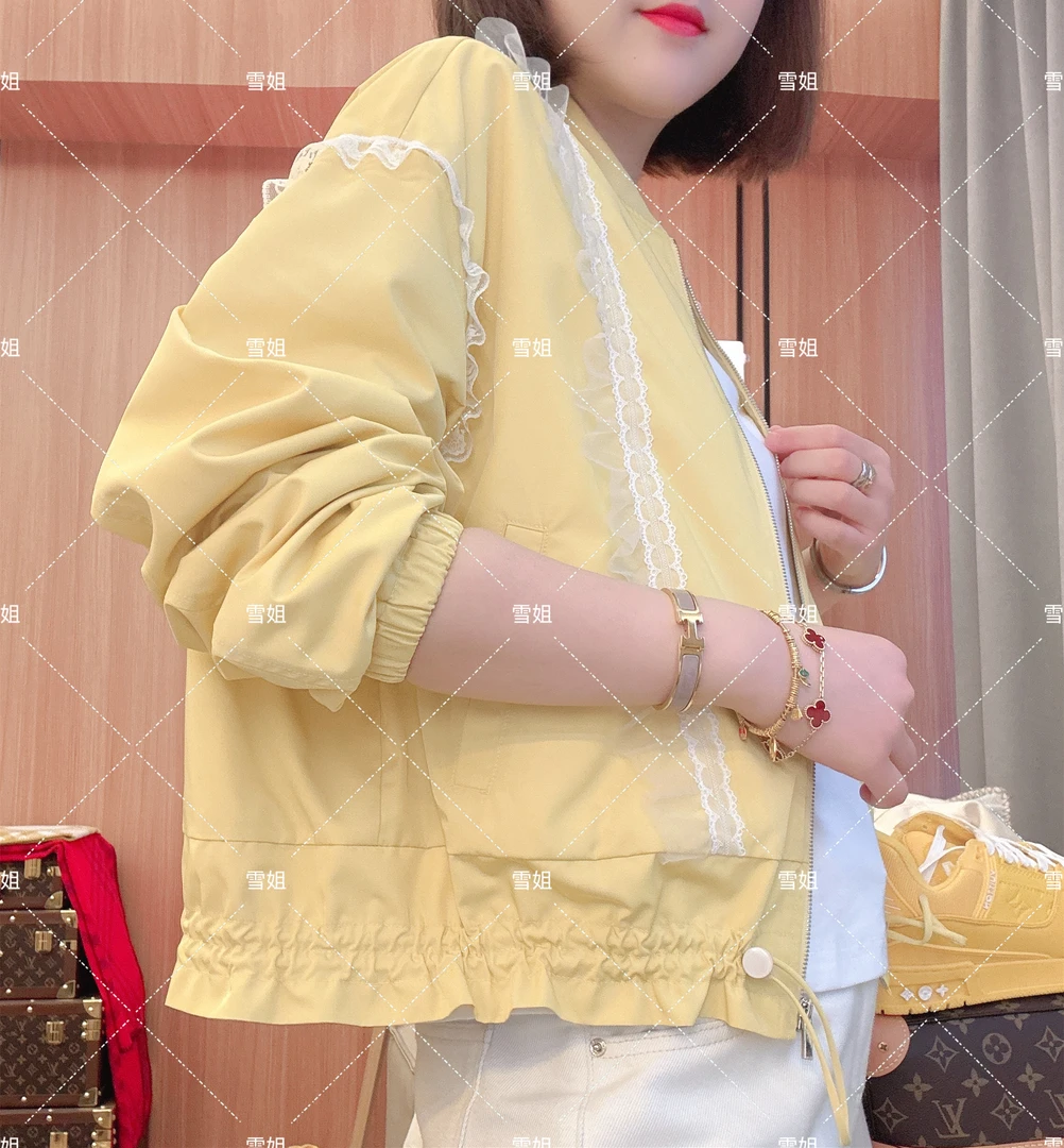 雪姐服饰「荷叶边蕾丝外套」拼接蕾丝袖子宽松外套休闲时尚短款上衣