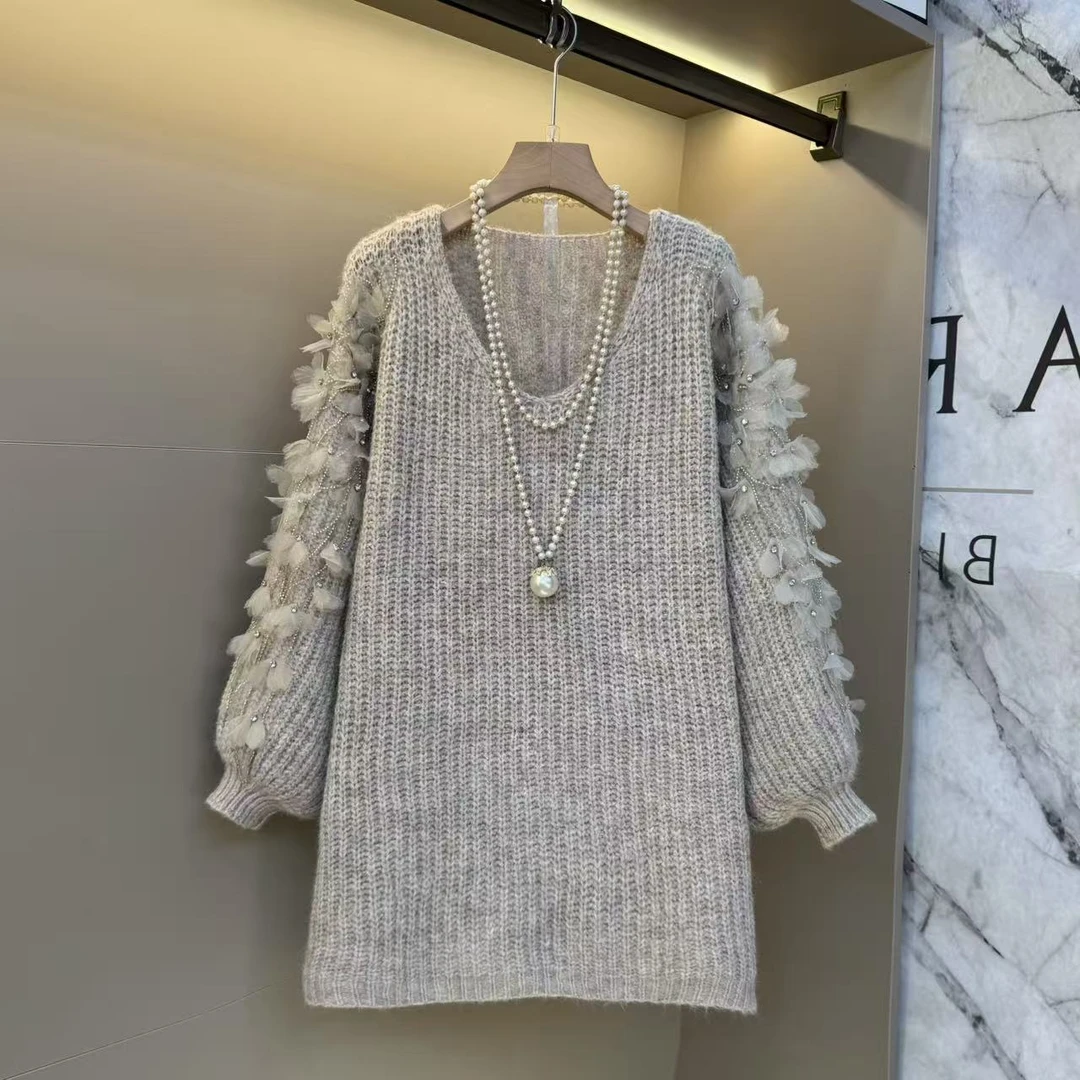 2025冬季新款设计花朵装饰v领洋气甜美风针织时尚气质显瘦毛衣